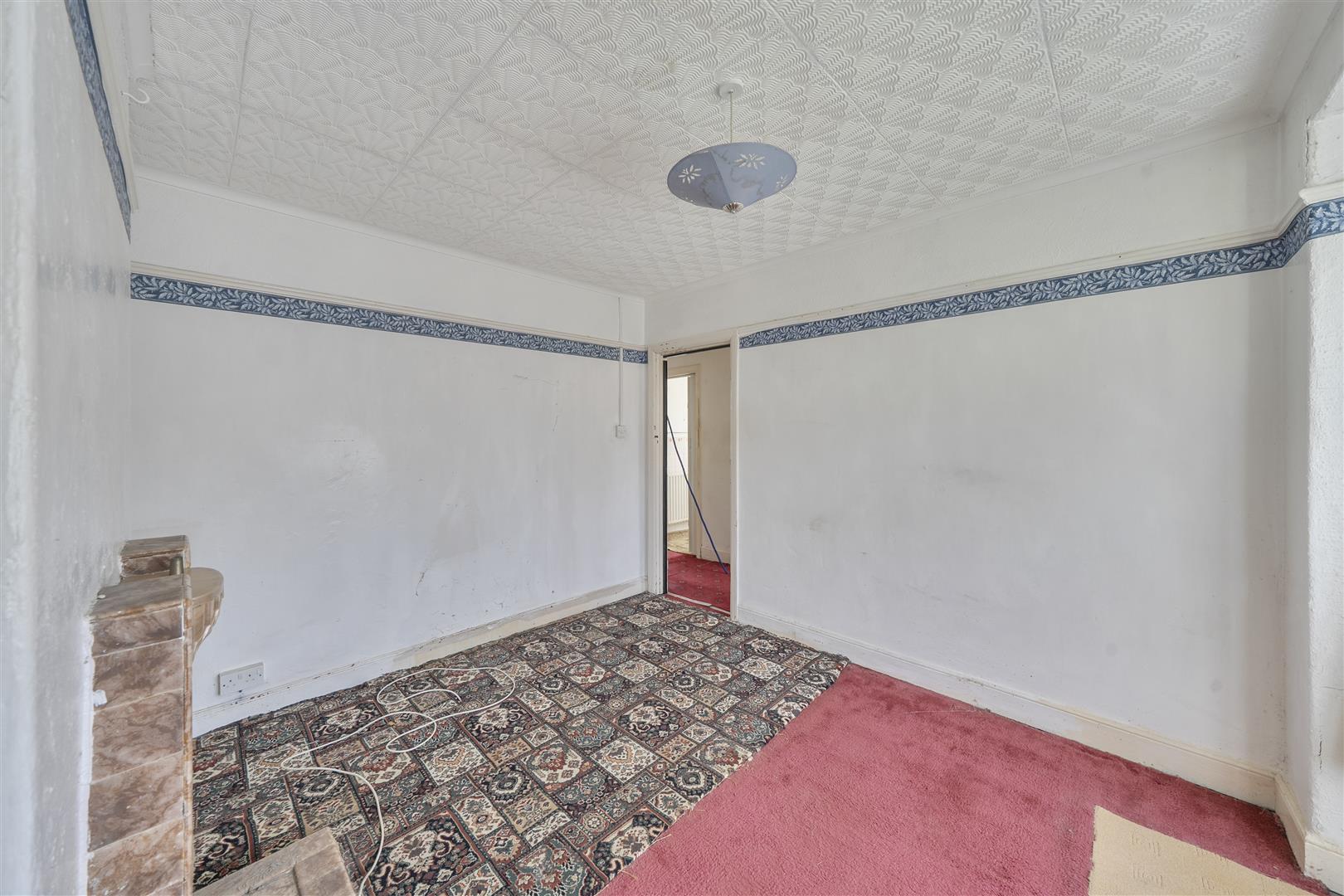Middle Road, Ravenhill, Swansea, SA5 5DH